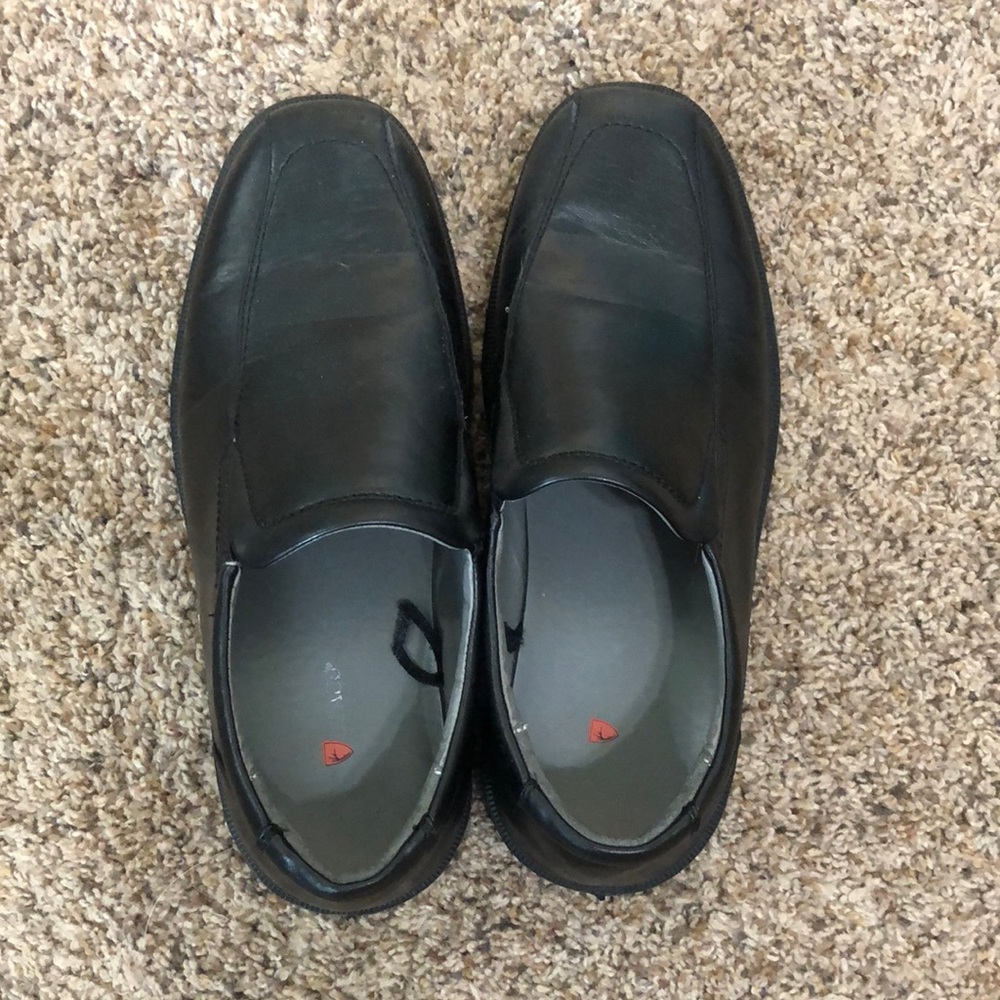 Black dress shoes, size 7 ( big boy )